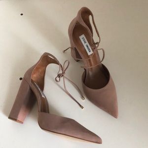 NEVER WORN PAMPERD heel Steve Madden